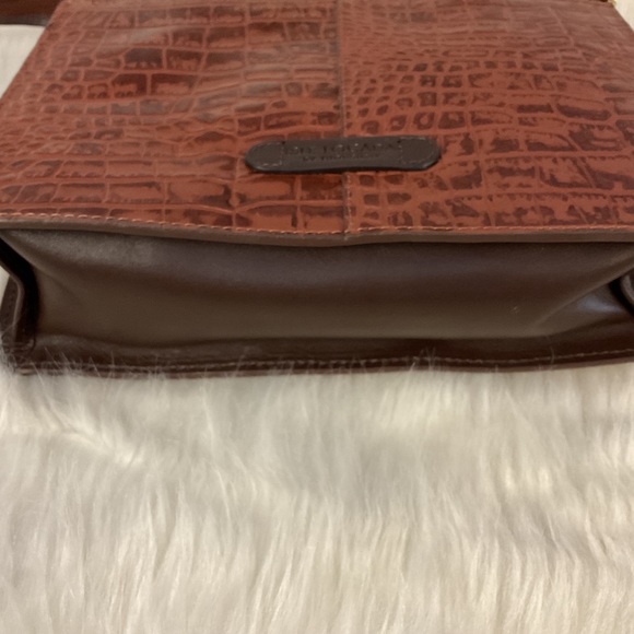 ISLE LOCADA  Leather Shoulder Bag  By HIDESIGN - Picture 4 of 8